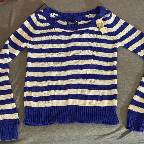 NWT American Eagle Lightweight Sweater - Picture 1 of 4
